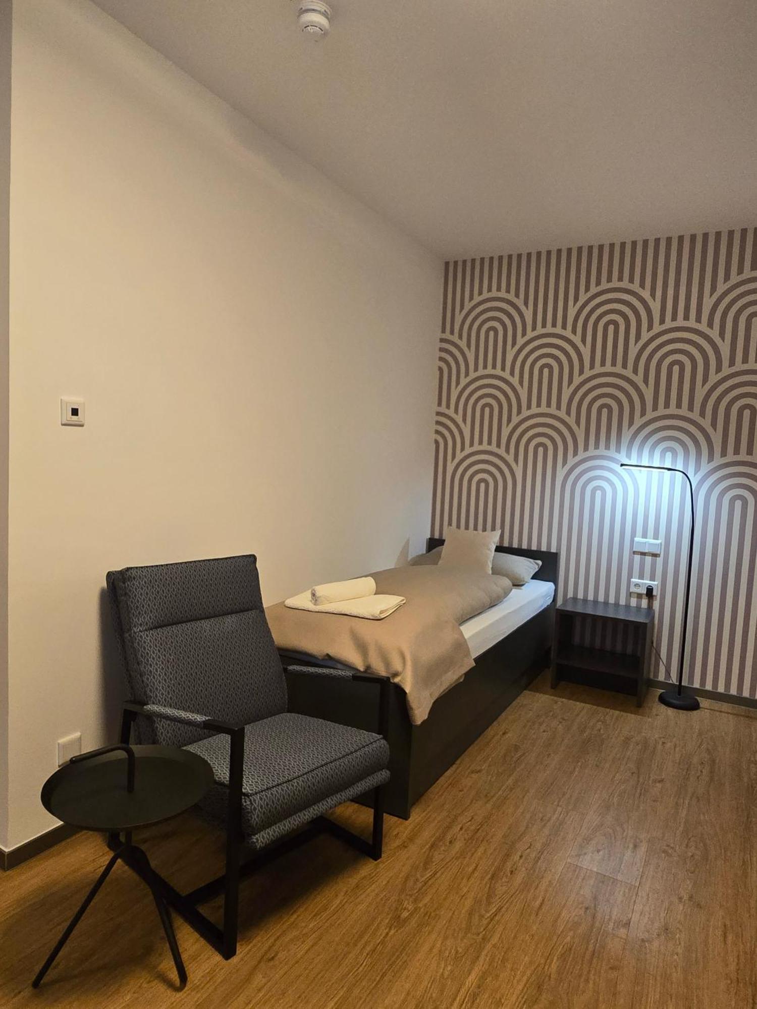 Fair N Square Hotel 24 Stunden Self-Check In Дармщат Екстериор снимка