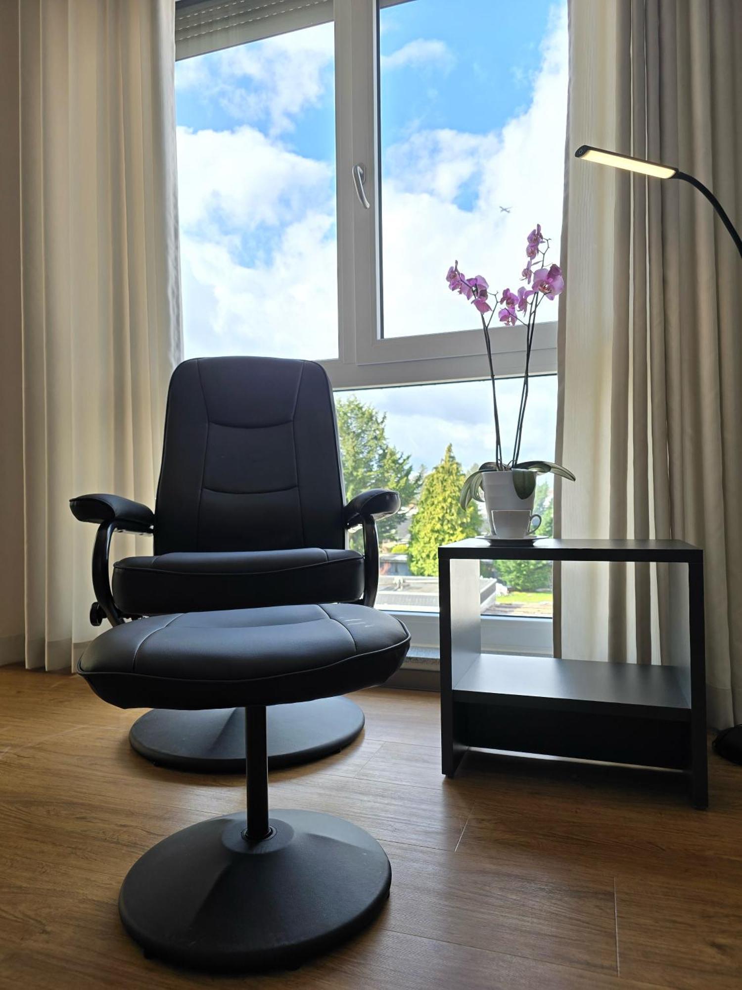 Fair N Square Hotel 24 Stunden Self-Check In Дармщат Екстериор снимка